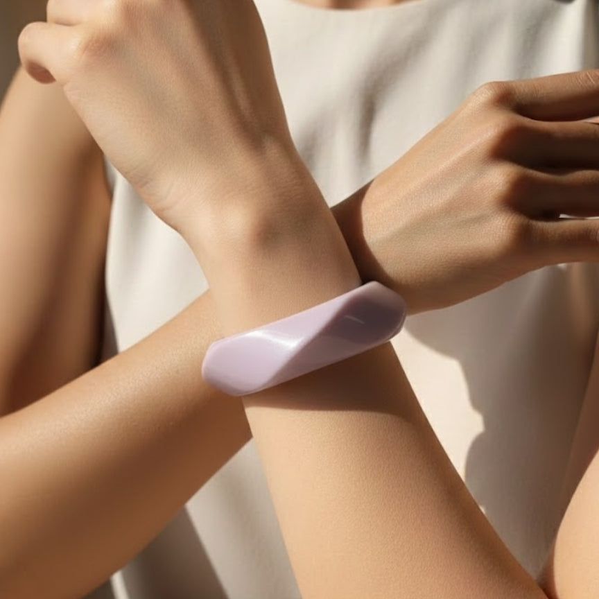 Lilac Gloss Wave Resin Bangle