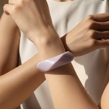Lilac Gloss Wave Resin Bangle
