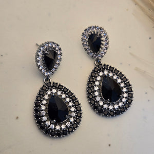 Vintage-Inspired Black Crystal Teardrops