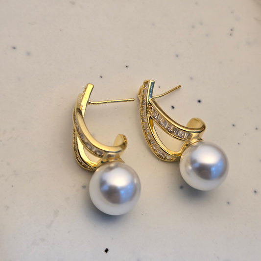Curved Gold Bar & Pearl Drop Studs