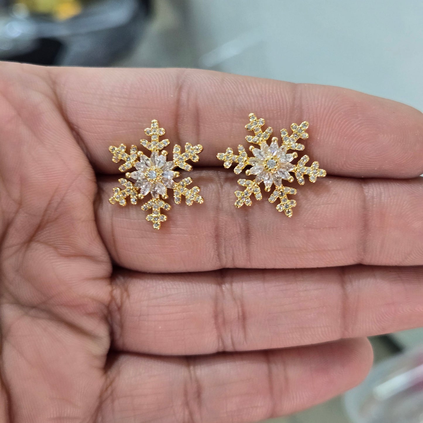 Zirconia Snowflake Stud Earrings