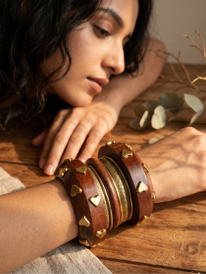 Gold-Finish Wooden Heart Stud Bangles Set of 8