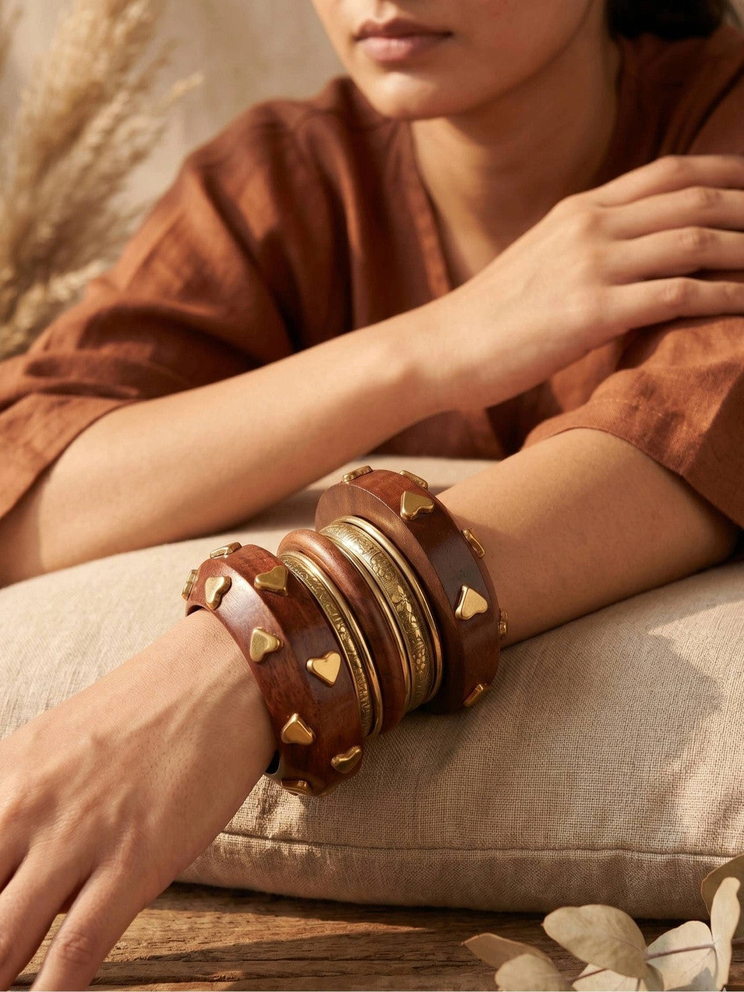 Gold-Finish Wooden Heart Stud Bangles Set of 8
