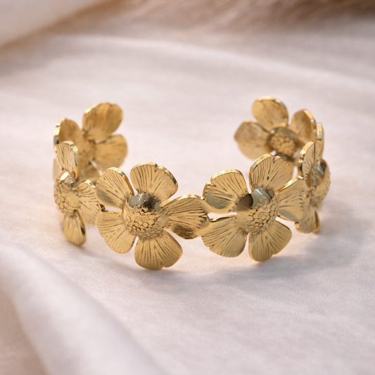 Daisy Bloom Textured Floral Bracelet
