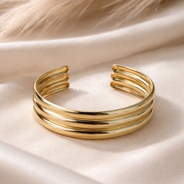 Aria Triple-Ribbed Gold Bracelet