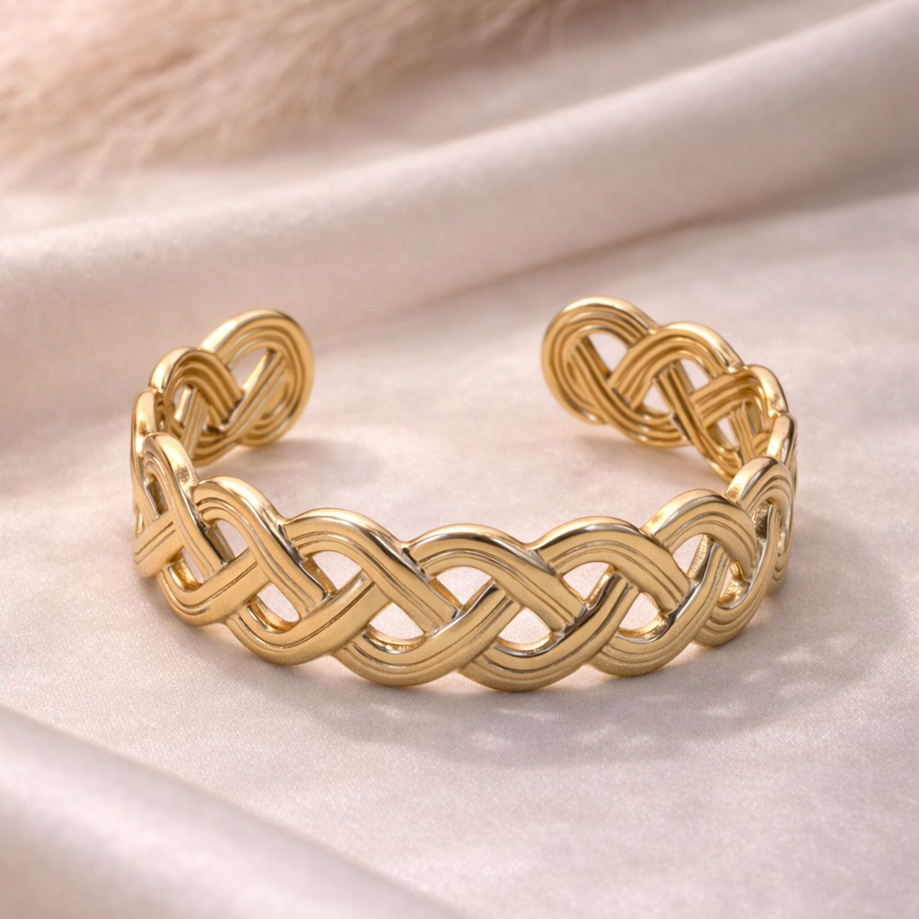 Eternal Loop Infinity Bangle