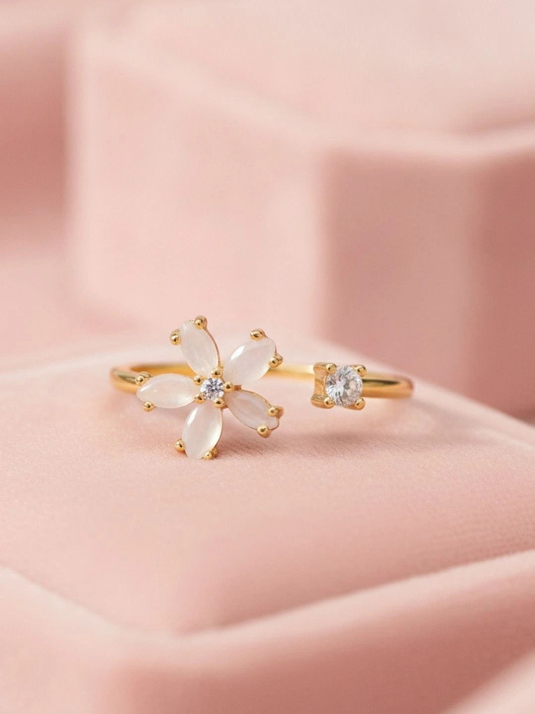 Cat's Eye Flower Adjustable Solitaire Ring