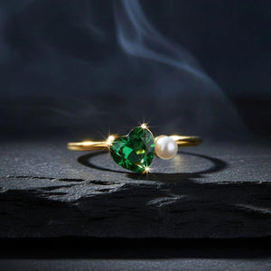 Asymmetric Heart Shape Emerald Green Stone Stackable Pearl Ring