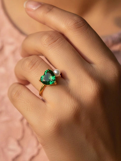 Asymmetric Heart Shape Emerald Green Stone Stackable Pearl Ring