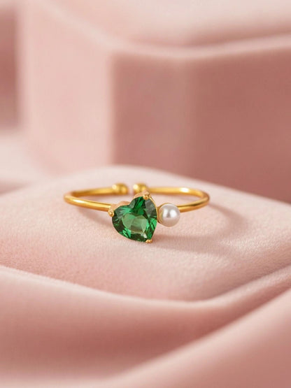 Asymmetric Heart Shape Emerald Green Stone Stackable Pearl Ring