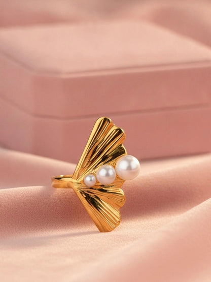 Ginkgo Leaf Cultured Modern Pearl Gold-Plated Statement Ring