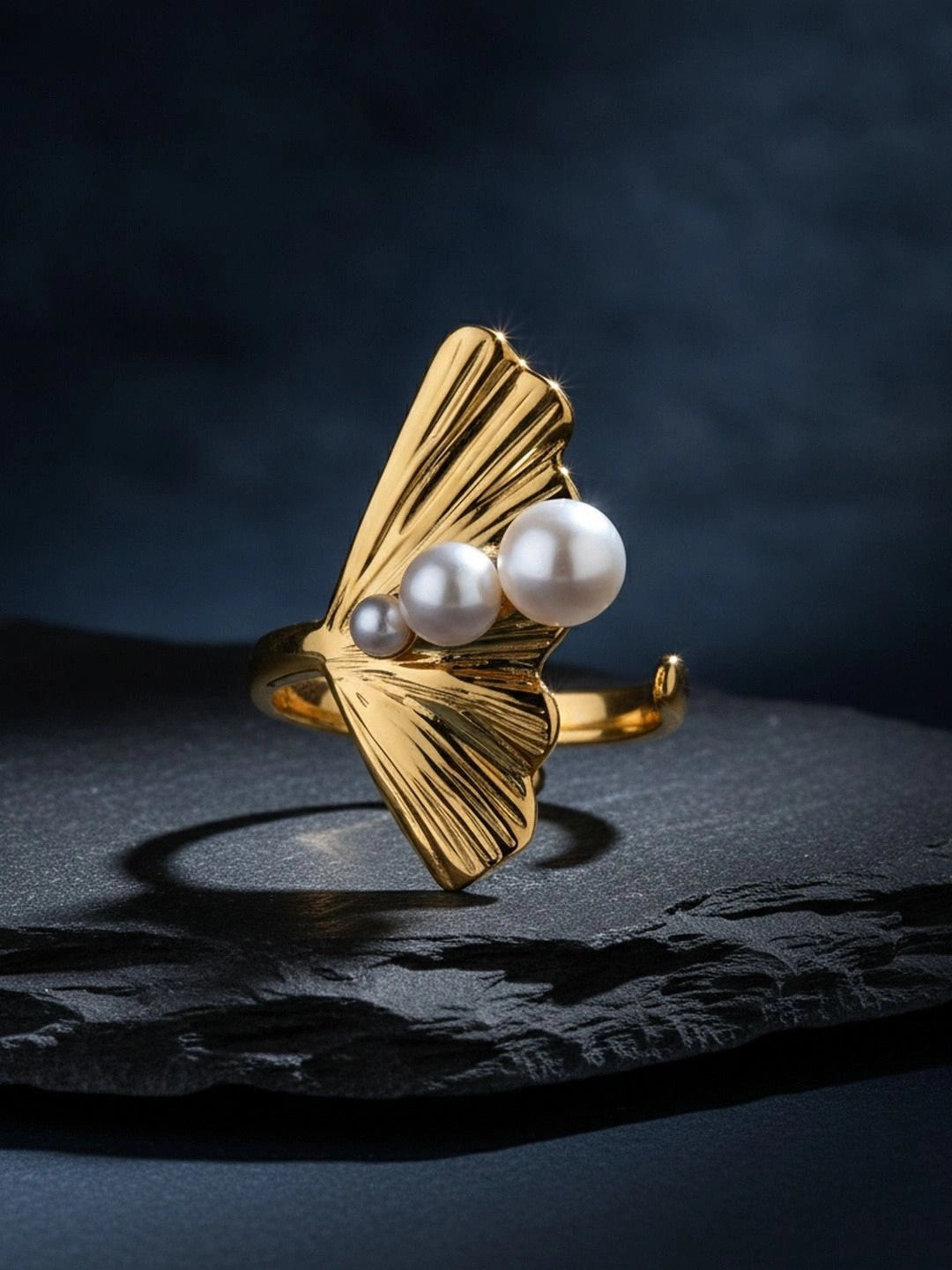 Ginkgo Leaf Cultured Modern Pearl Gold-Plated Statement Ring