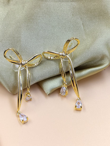 Anti tarnish Ribbon Radiance with diamond Drops