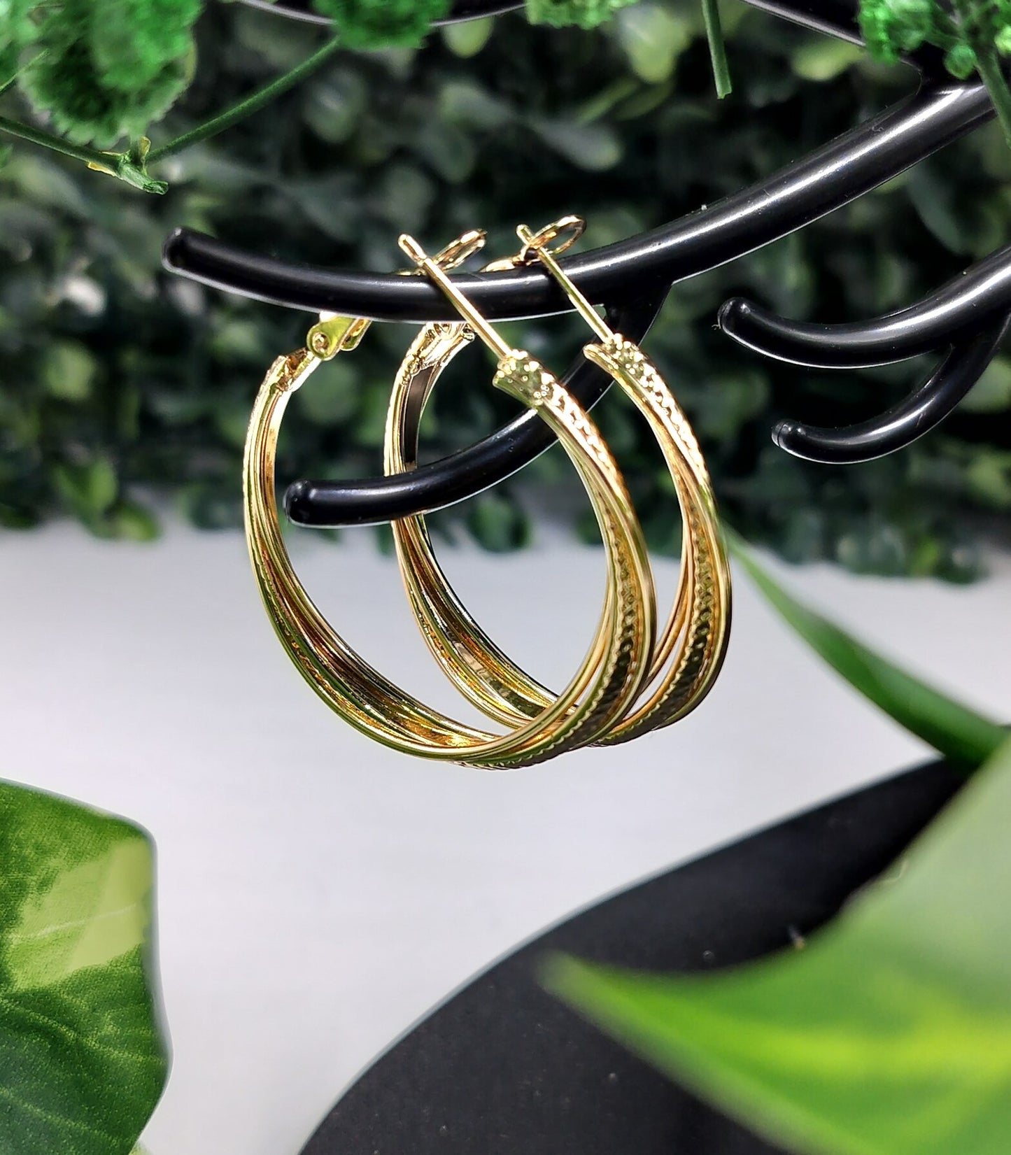 Anti Tarnish Golden Golden Twirl Hoops