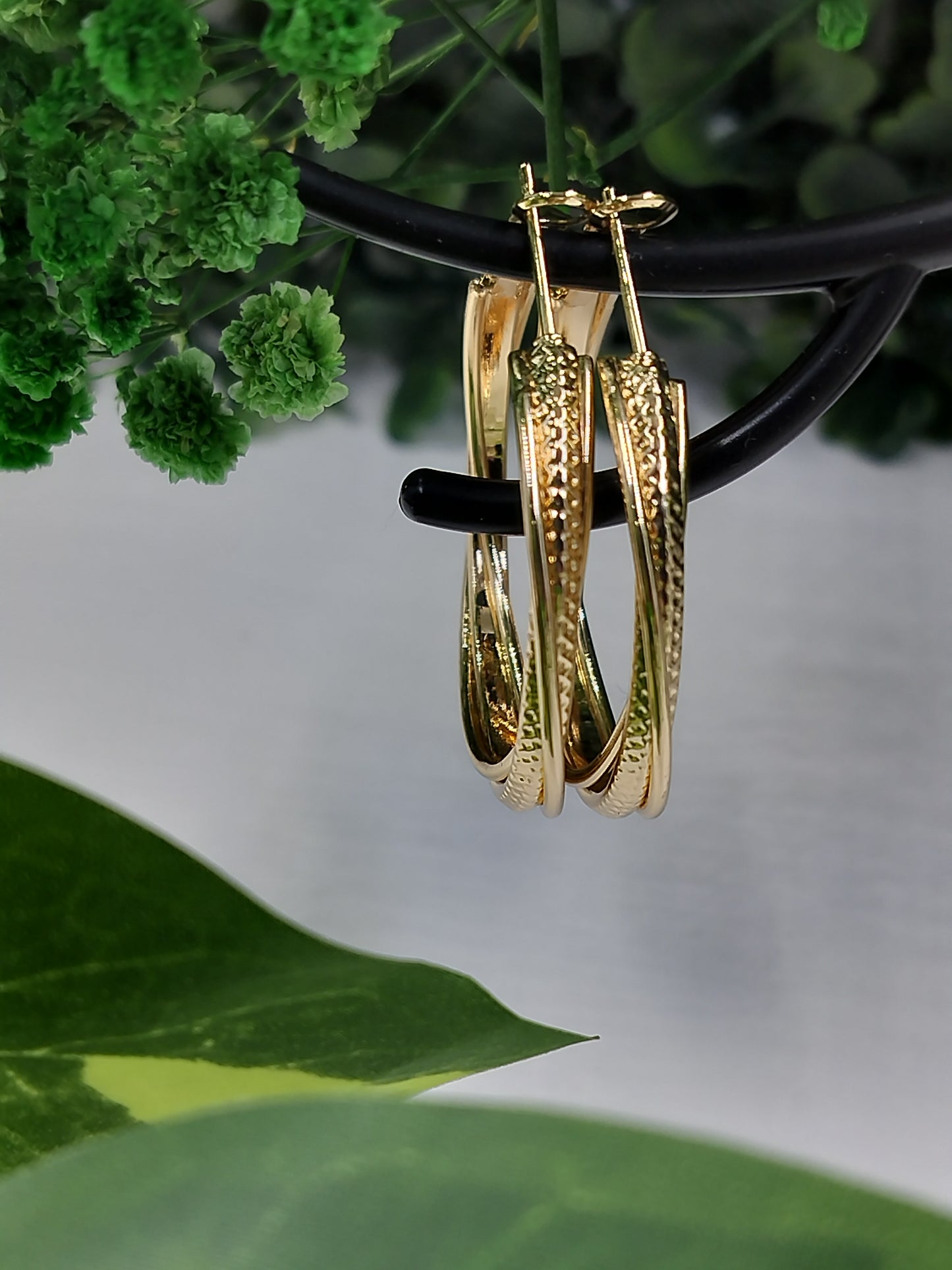 Anti Tarnish Golden Golden Twirl Hoops