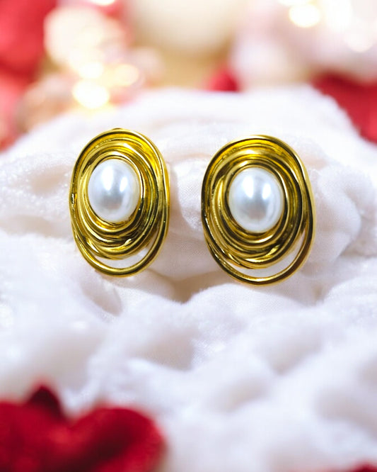 Oval pearl Nest Stud Earrings