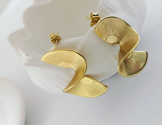 Golden Twisted Fan Earrings