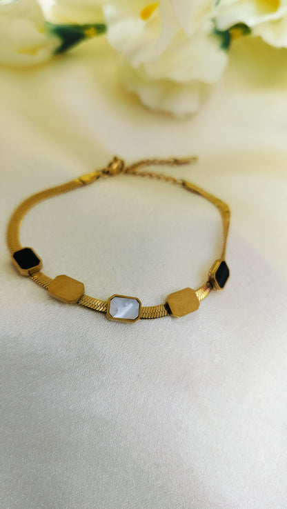 Geometric Black n White Chain Bracelet