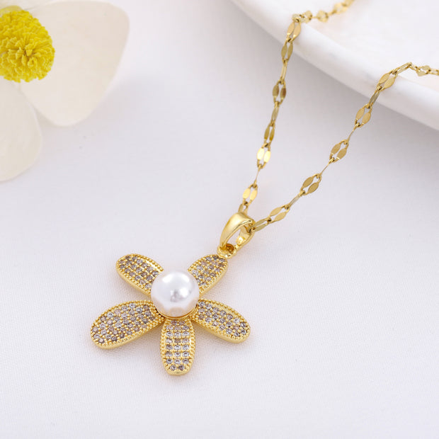 Pearl Flower Gold Pendant Necklace