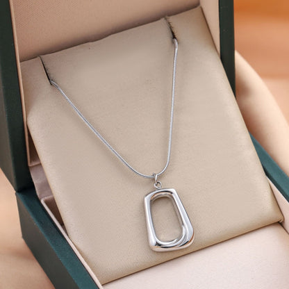 Minimal Oval Frame Pendant Necklace
