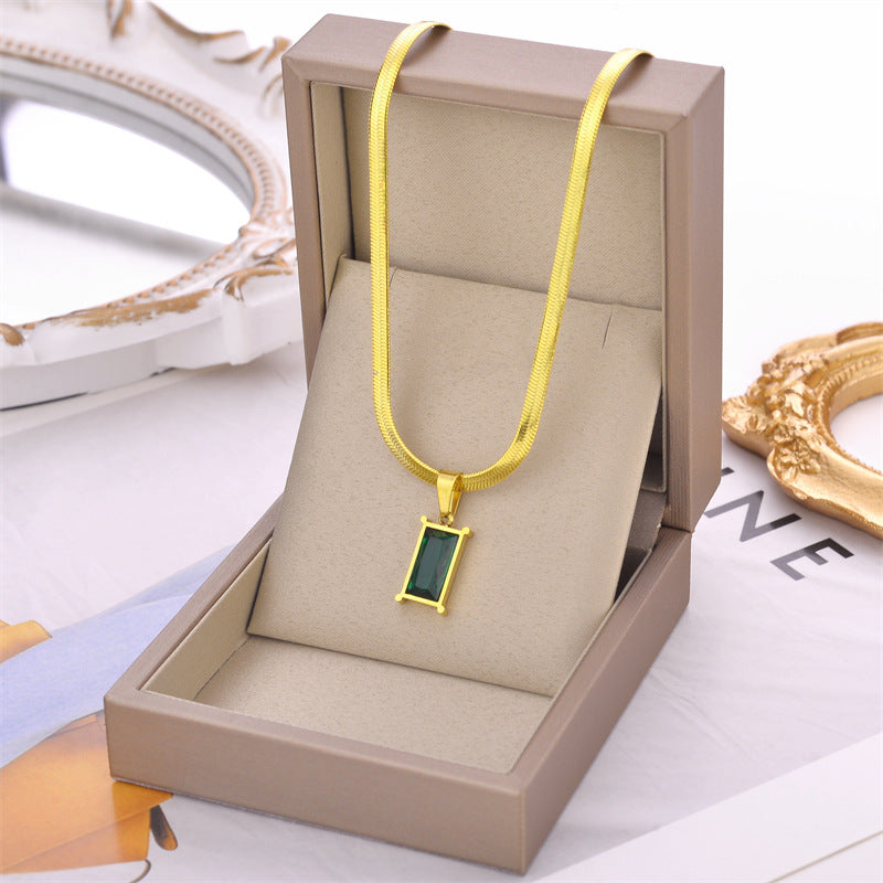 Classic Emerald Stone Pendant Necklace