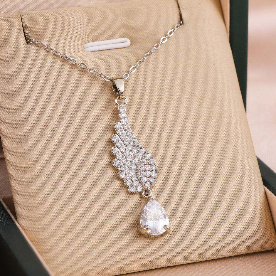 Elegant Wing Drop Zircon Necklace
