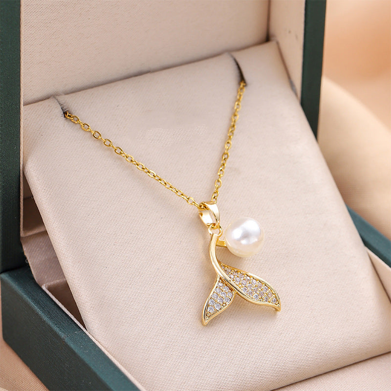 Pearl Leaf Zircon Pendant Necklace