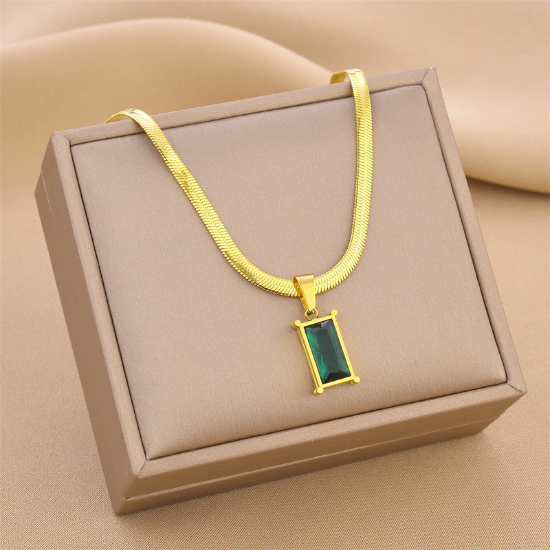 Classic Emerald Stone Pendant Necklace