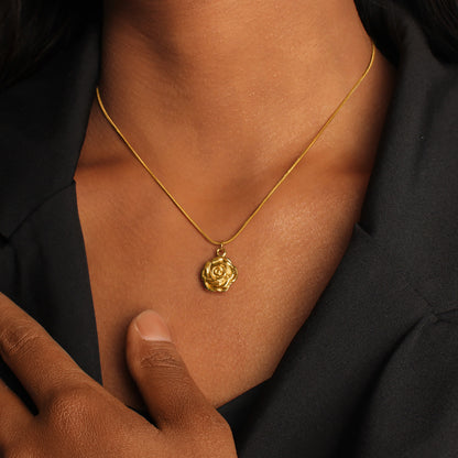Blooming Rose Pendant Chain Necklace