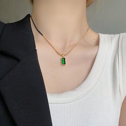 Classic Emerald Stone Pendant Necklace