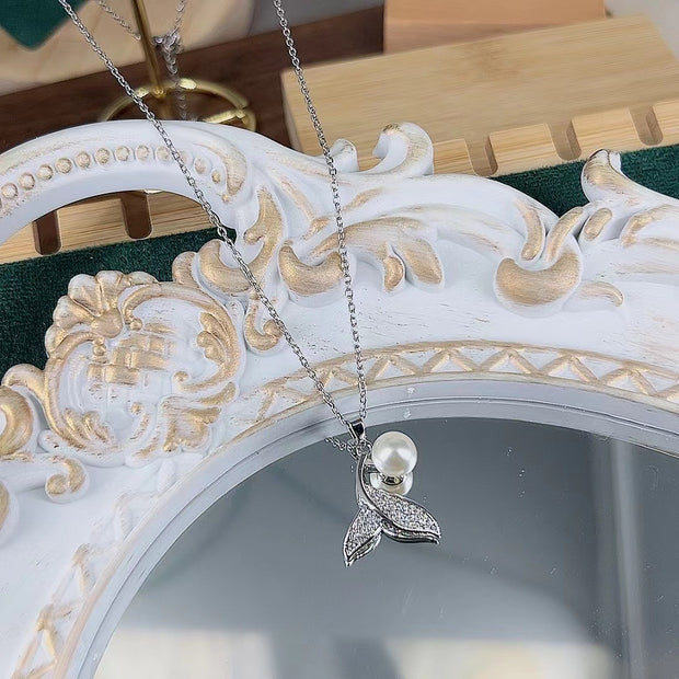 Pearl Leaf Zircon Pendant Necklace