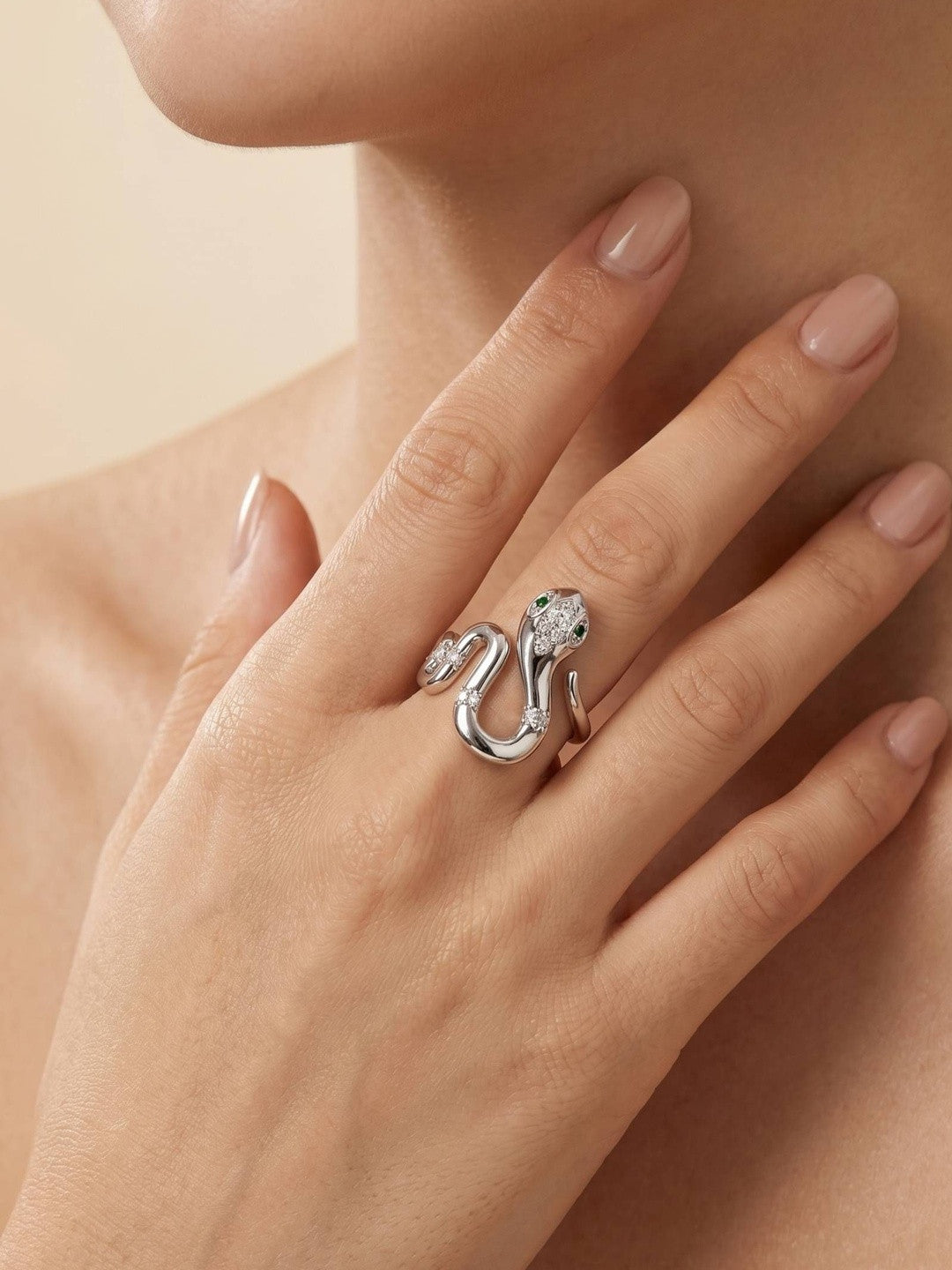 Sleek Serpentine Emerald Eyes Silver Diamond Ring