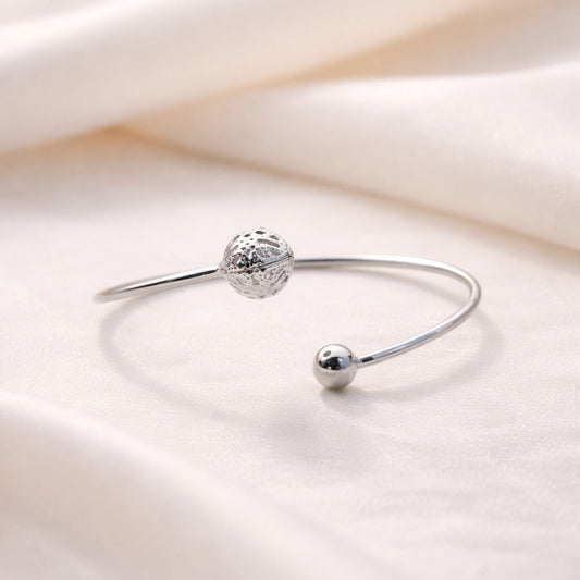 Minimal Luna Mesh Open Cuff Bracelet