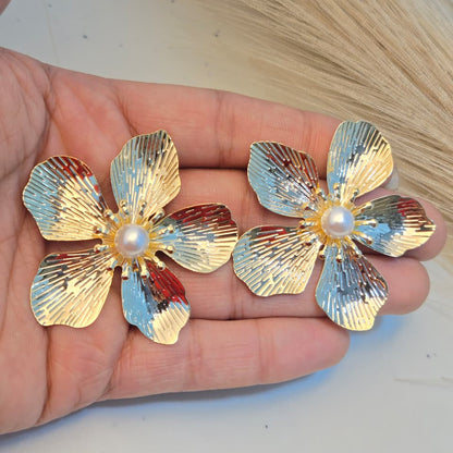 Golden Flower Pearl Earrings