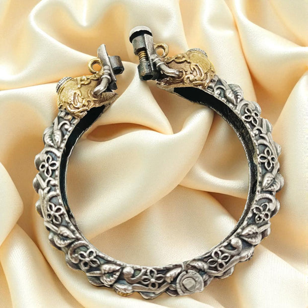 Dual Tone Silver Oxidised Handcrafted Gajraj Kada With Screw Opening